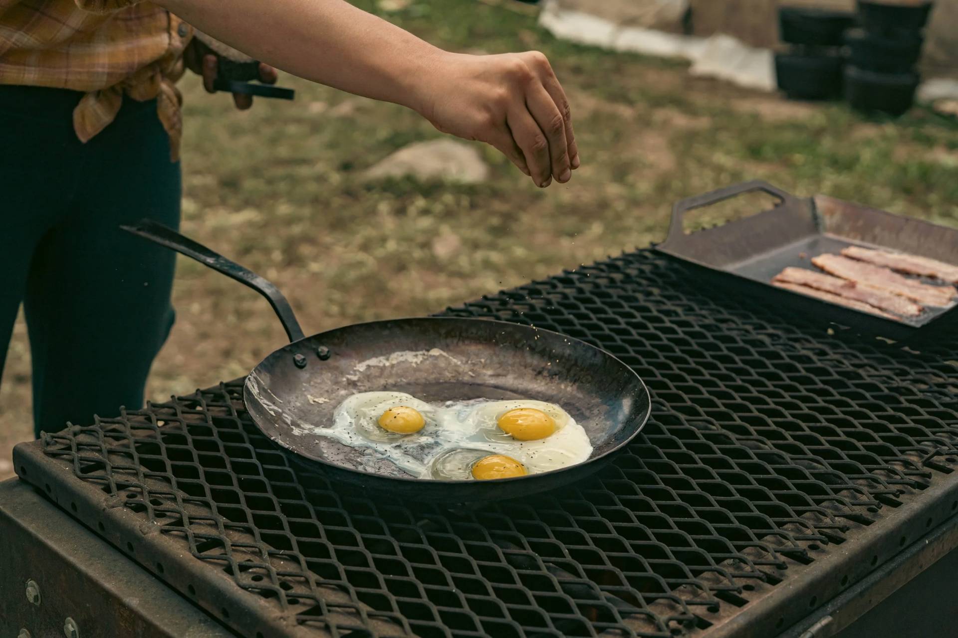 Breakfast in Carbon Steel: Why These Pans Excel Beyond Dinner