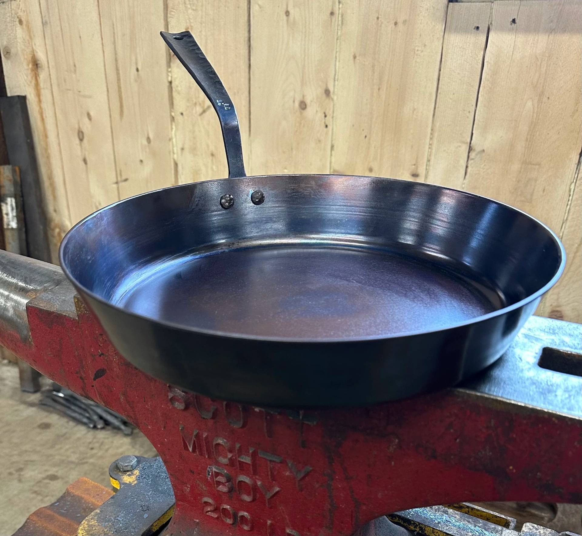 WHOLESALE 12.5"  Wyoming Range Skillet